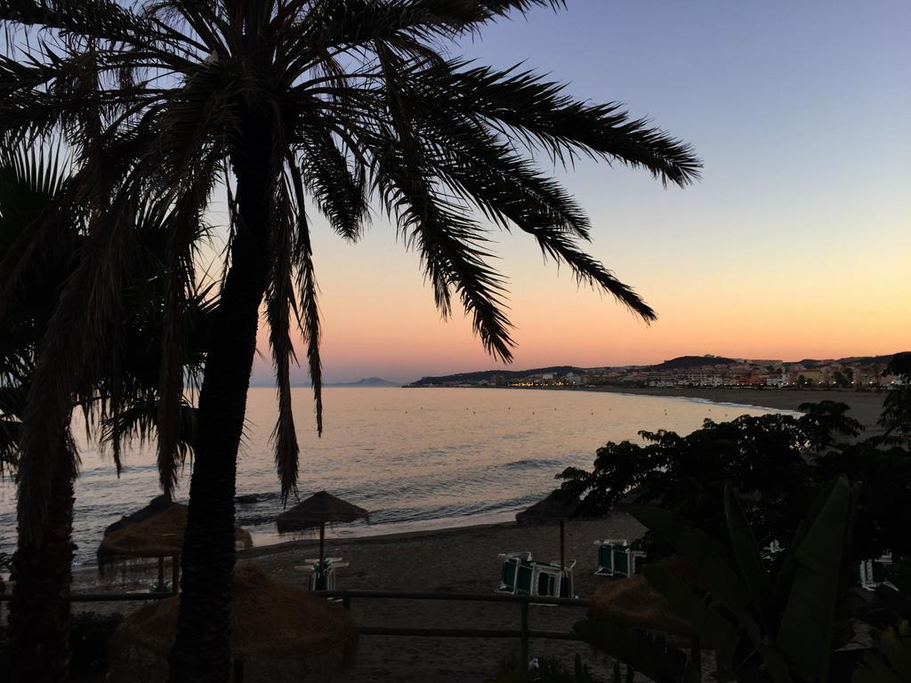 埃斯特波纳Bahia De Casares公寓 客房 照片